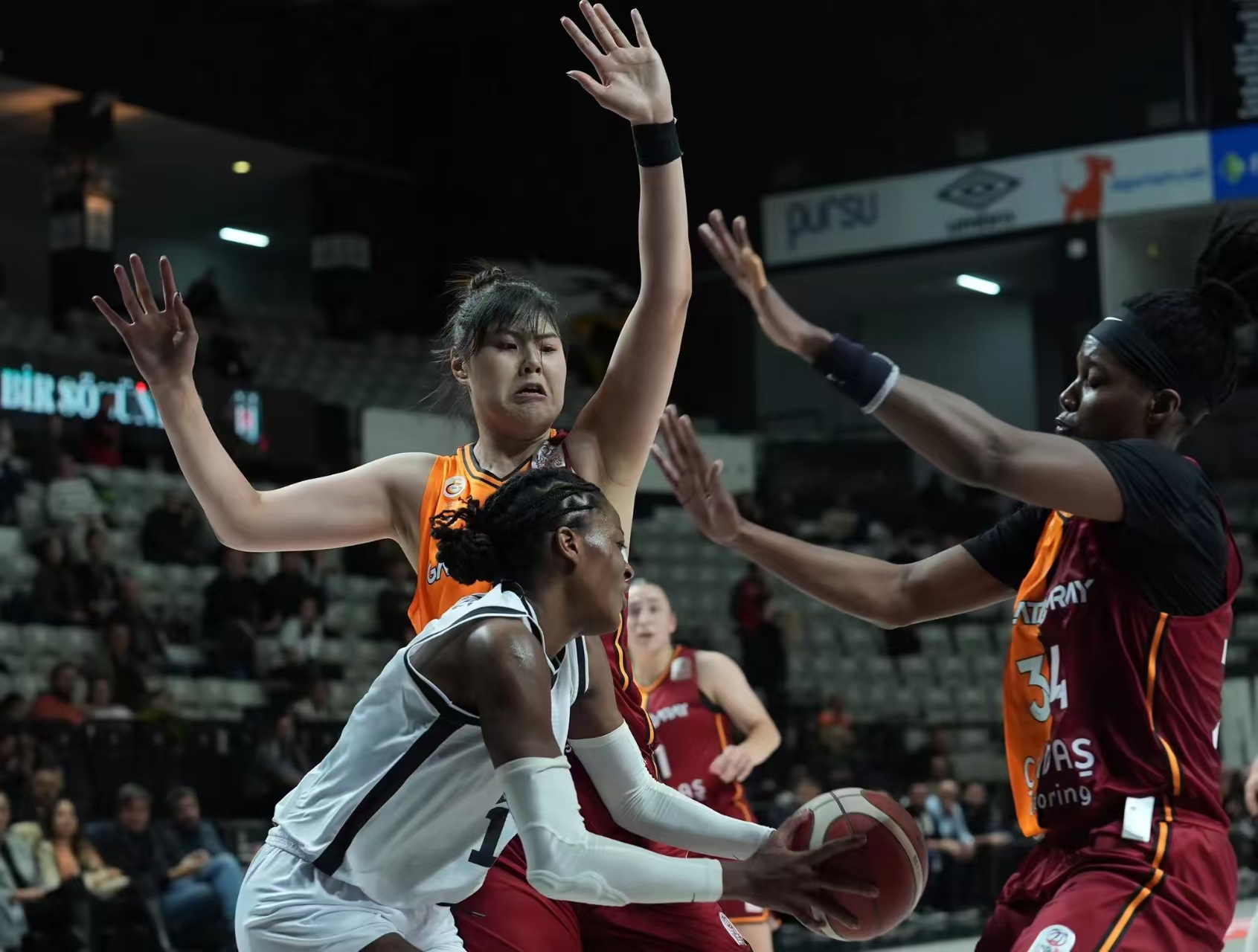 包含巴黎圣日耳曼观众热烈欢呼！，Ning迎来十二赛季出色发挥热度持续攀升的词条-九游